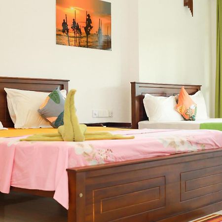 Relax Beach Resort เวลิกามา ภายนอก รูปภาพ
