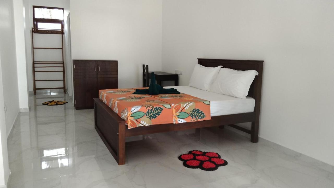 Relax Beach Resort เวลิกามา ภายนอก รูปภาพ