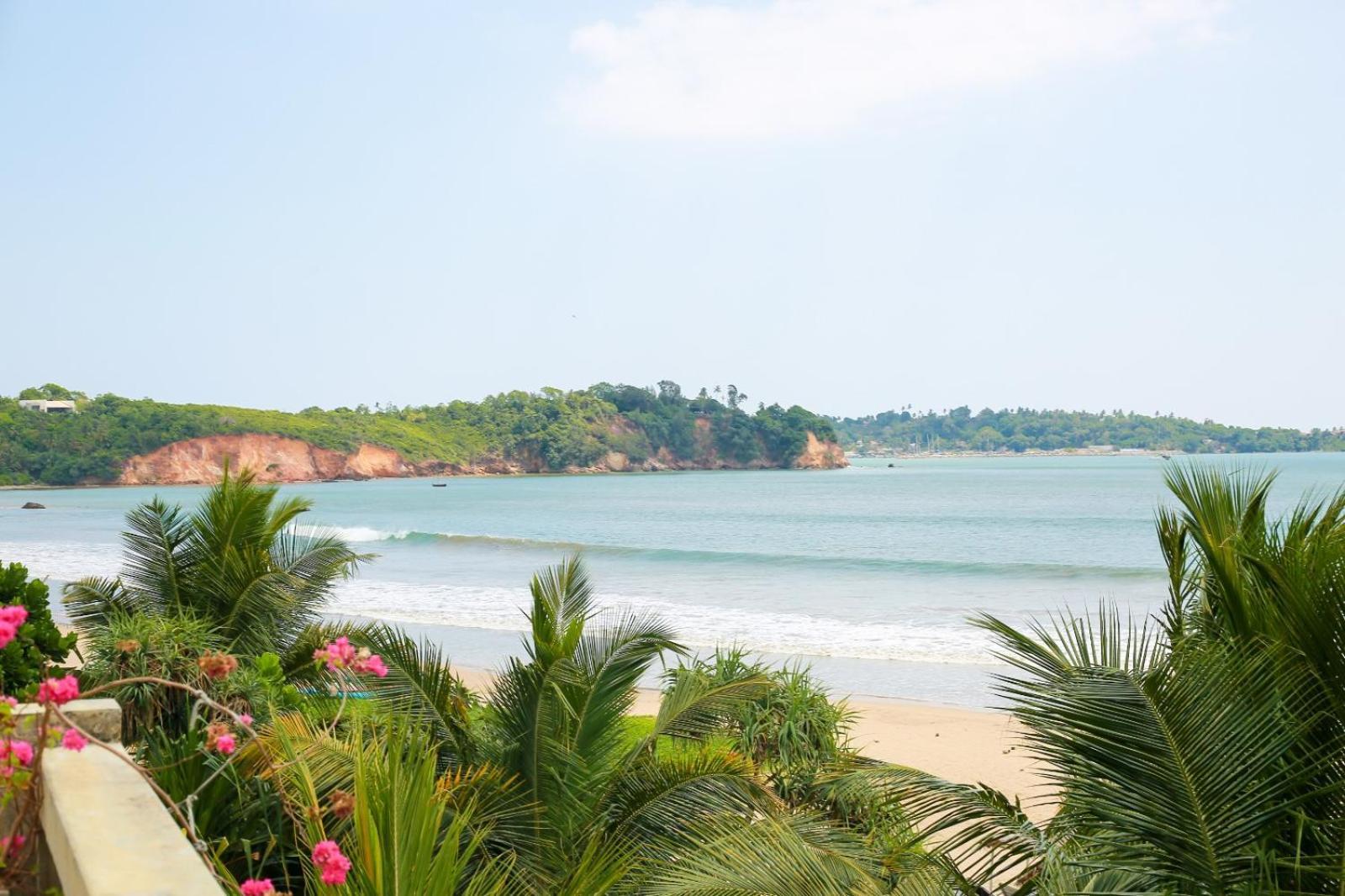 Relax Beach Resort เวลิกามา ภายนอก รูปภาพ